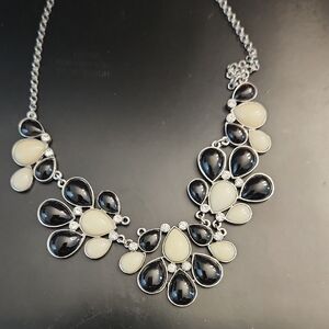 Elegant Black and Cream Teardrop Necklace